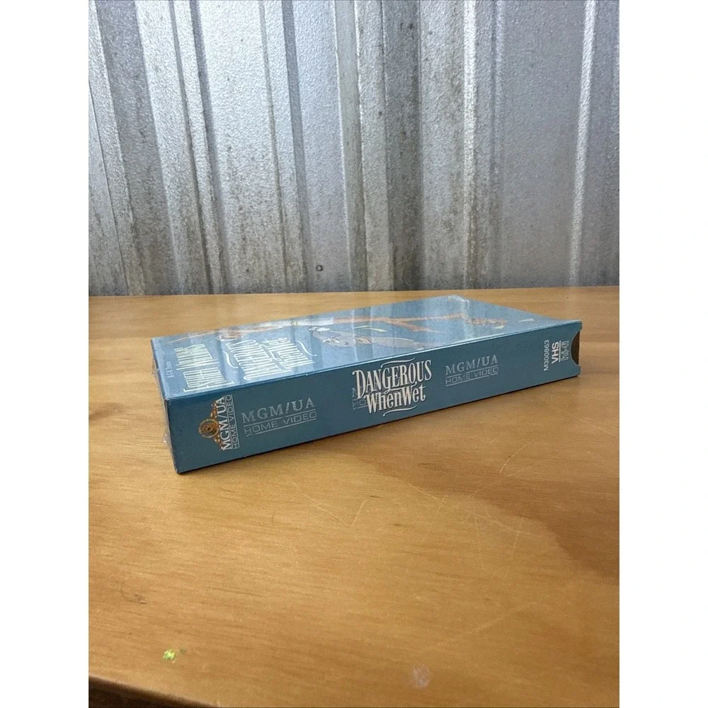 Dangerous When Wet (VHS, 1992) 1953 Film Esther Williams Factory Sealed
